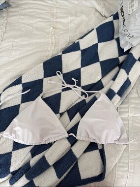 SHEIN White Triangle Bikini Top